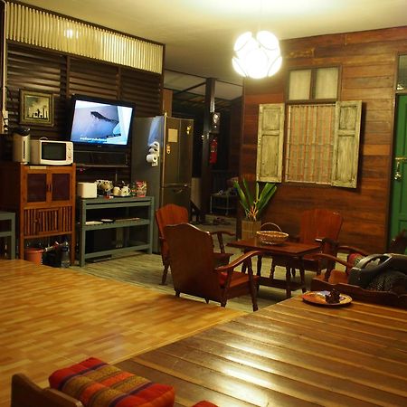 Chommuang Guest House Ayutthaya Extérieur photo