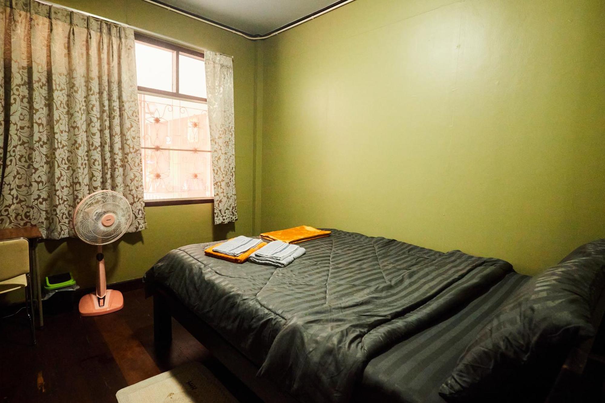 Chommuang Guest House Ayutthaya Chambre photo