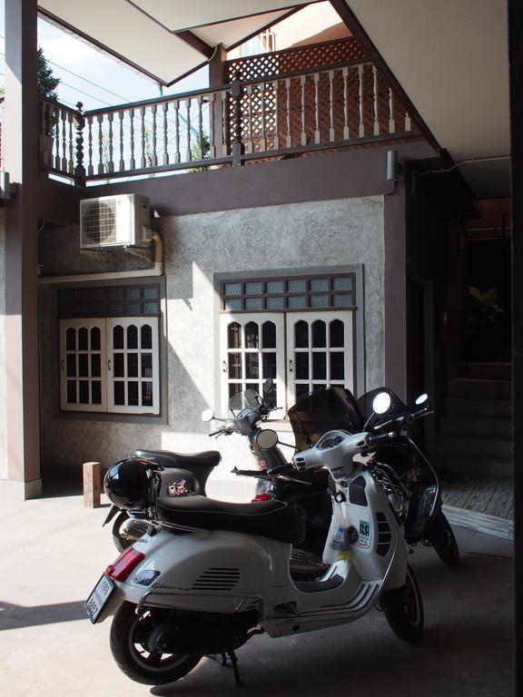 Chommuang Guest House Ayutthaya Extérieur photo