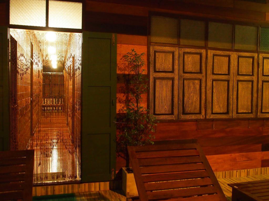Chommuang Guest House Ayutthaya Extérieur photo