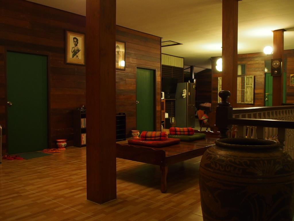 Chommuang Guest House Ayutthaya Extérieur photo