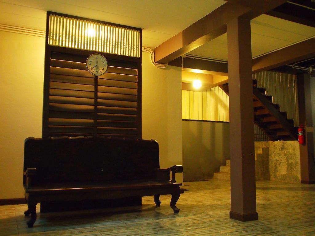 Chommuang Guest House Ayutthaya Extérieur photo