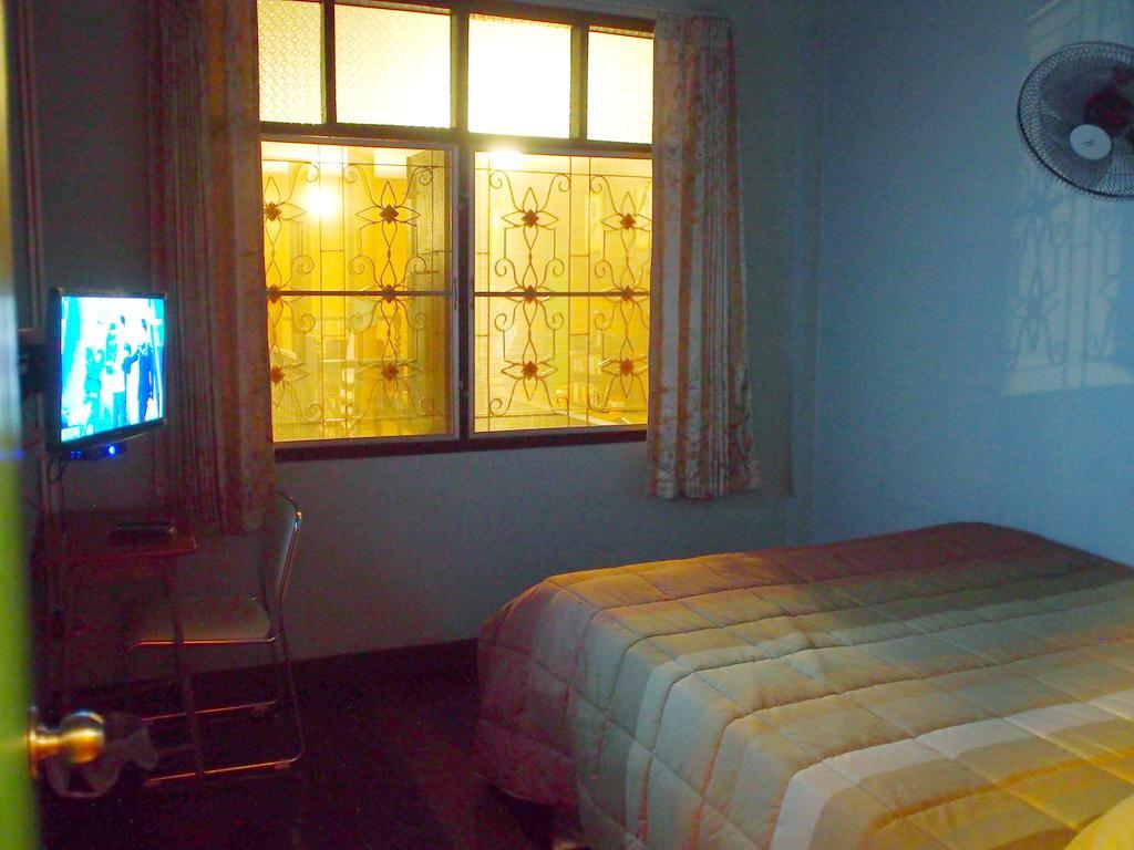 Chommuang Guest House Ayutthaya Extérieur photo